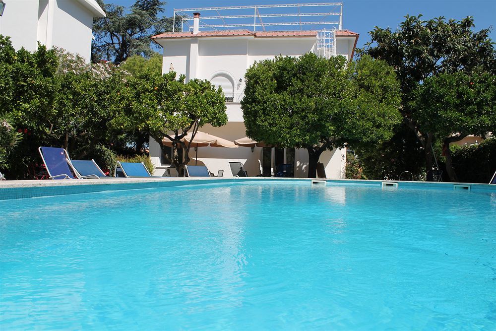 Yourhome - Villa Sorrento メタ エクステリア 写真